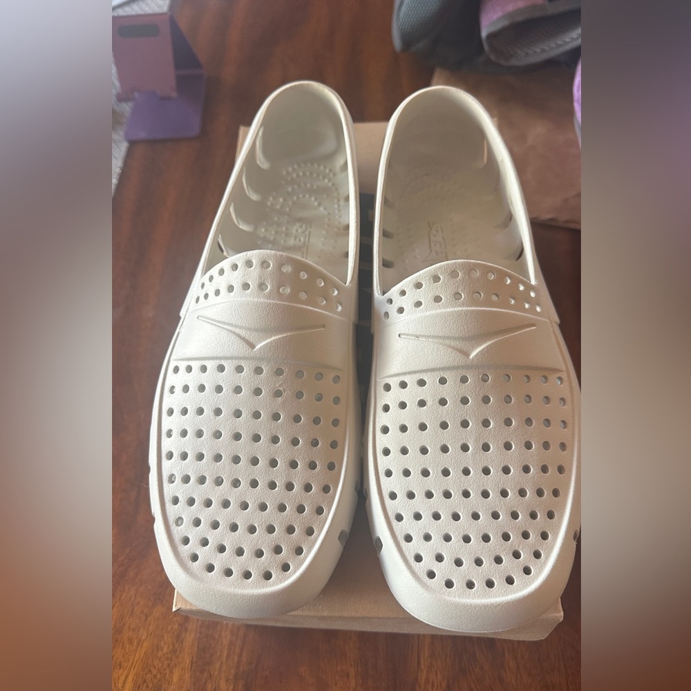 Floafers White Perforated Slip-On Shoes Men size 9 never worn - Picture 5 of 5